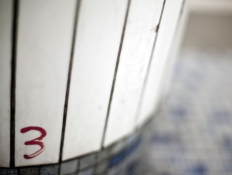 „3 x schön geschmiert“  – Gefunden in der Hamburger S-Bahn von Elena Balzer.
